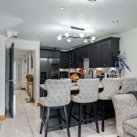 Luxurious 4 Bedroom House Ливърпул Екстериор снимка